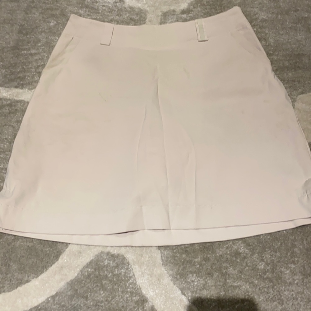 Nike golf skirt size 4 side zipper 4pockets